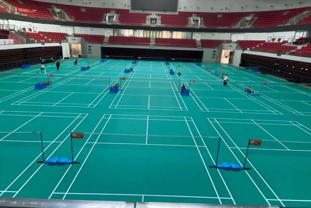 Multi-court indoor PVC sports flooring for professional badminton hall